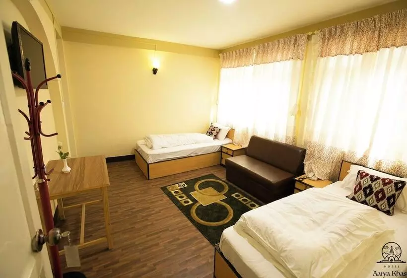 هتل Aarya Chaitya Inn