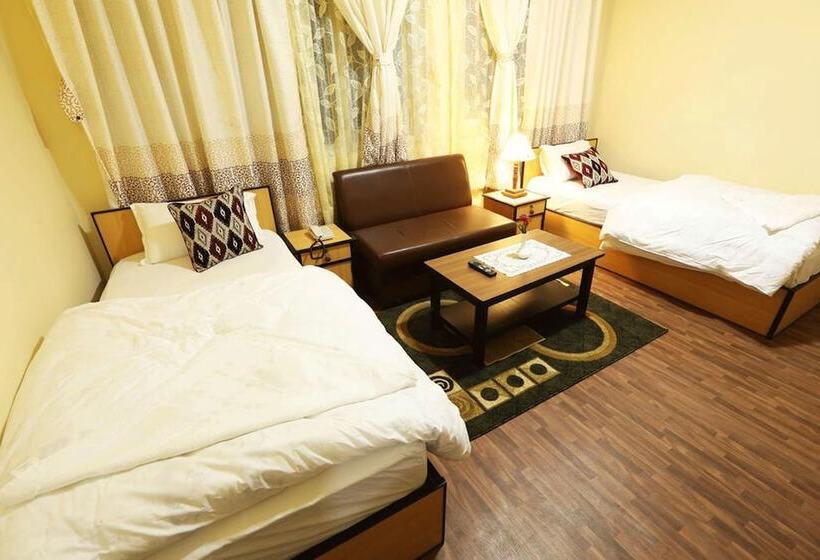 هتل Aarya Chaitya Inn