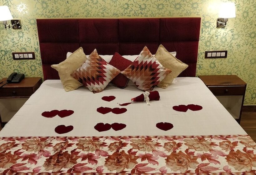 בית מלון כפרי Green Tara Manali