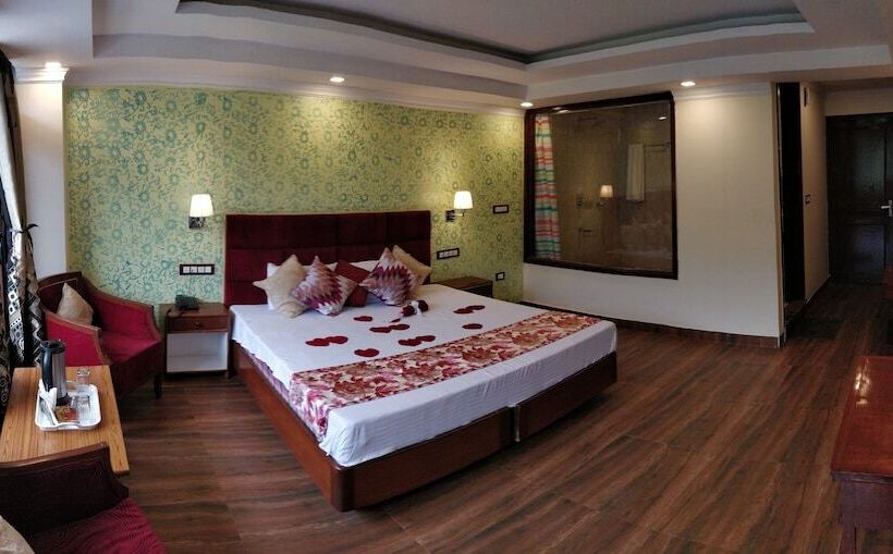 בית מלון כפרי Green Tara Manali