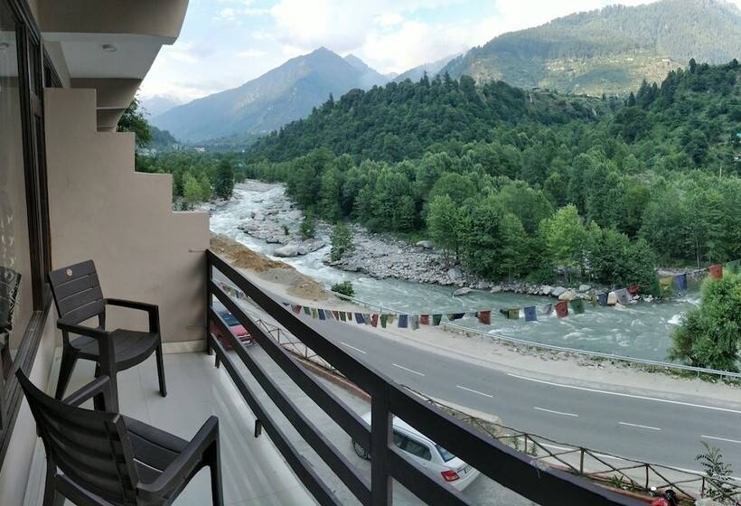 בית מלון כפרי Green Tara Manali