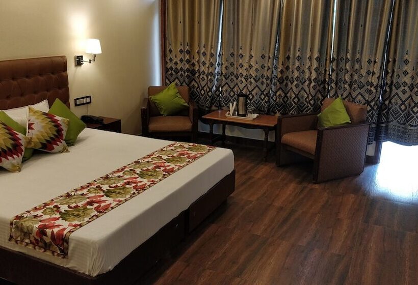 בית מלון כפרי Green Tara Manali