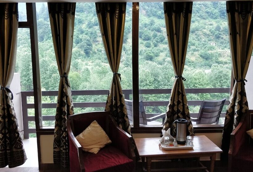 בית מלון כפרי Green Tara Manali