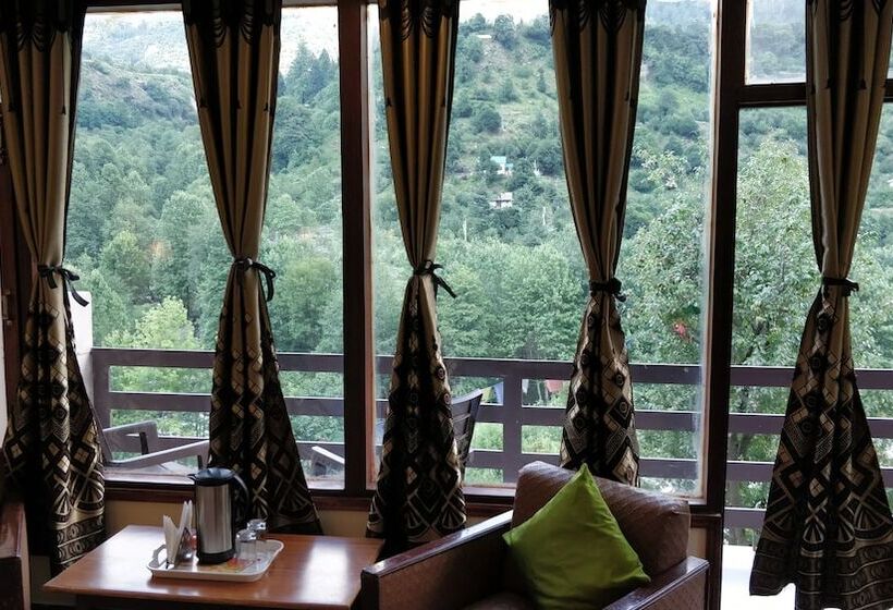 בית מלון כפרי Green Tara Manali