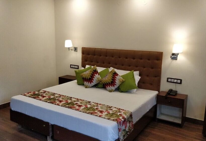 בית מלון כפרי Green Tara Manali