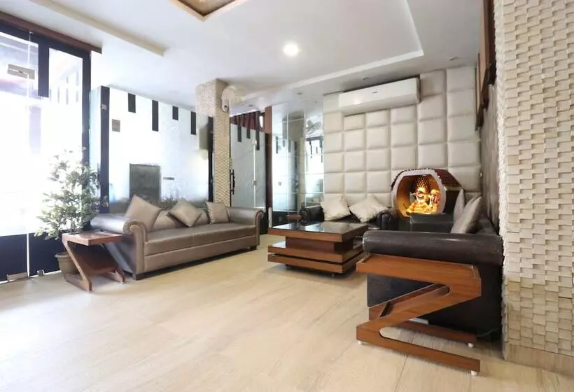 Fabhotel Narula