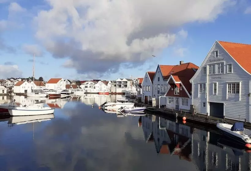 Hotelli Skudenes Camping