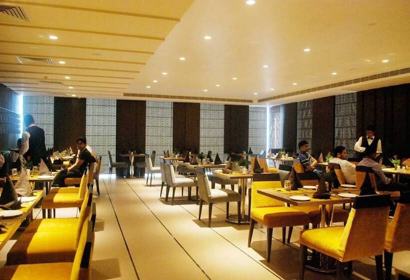 هتل The Manor   A Boutique