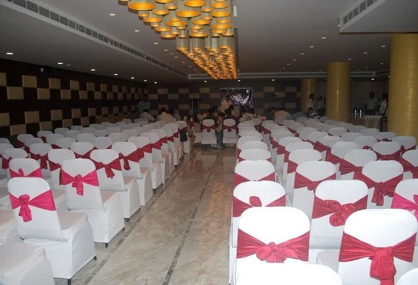 هتل The Manor   A Boutique