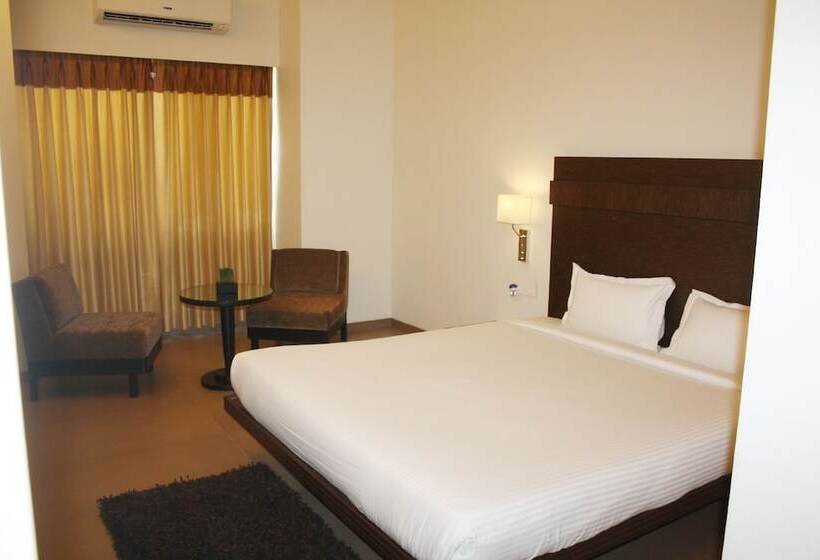 هتل The Manor   A Boutique