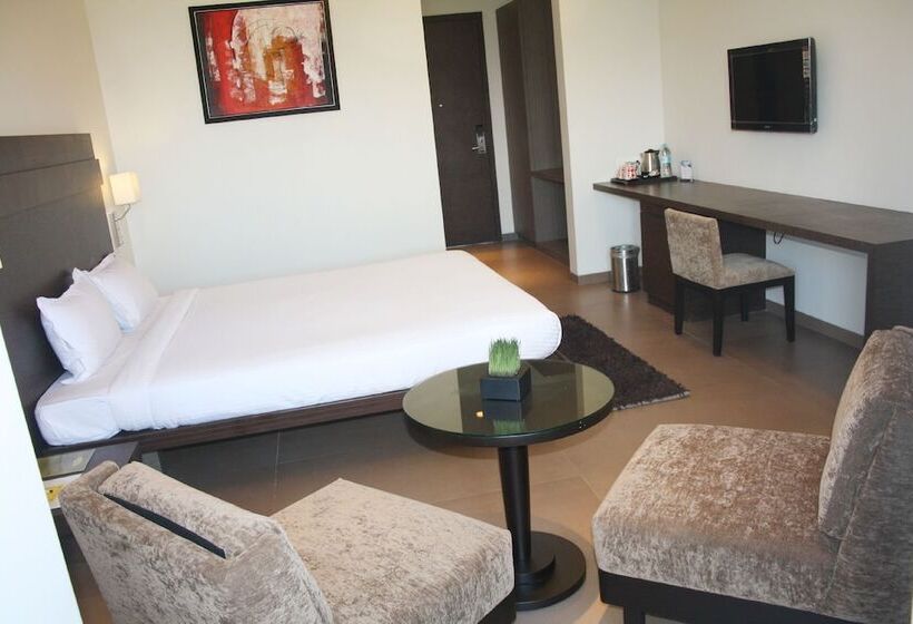 هتل The Manor   A Boutique