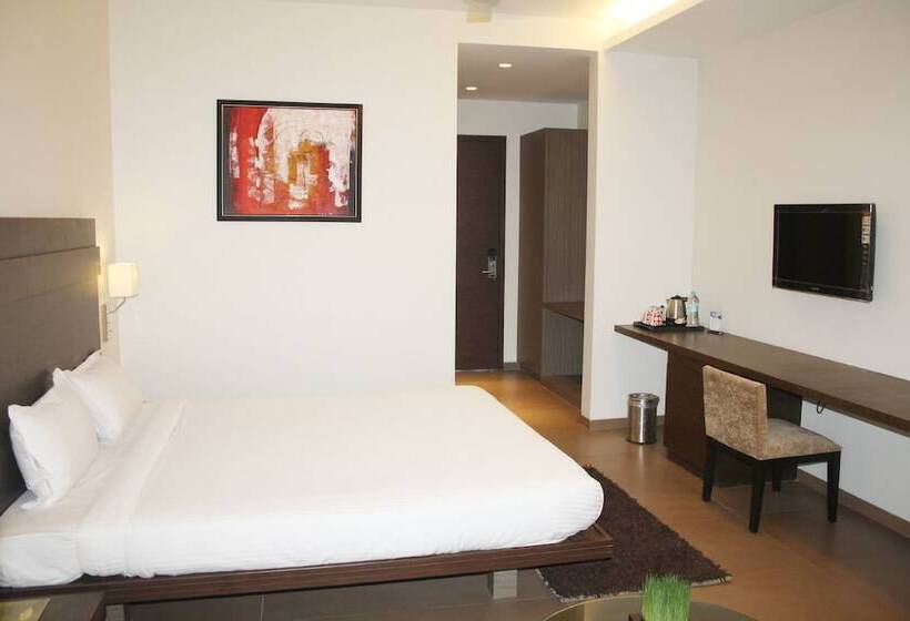 هتل The Manor   A Boutique