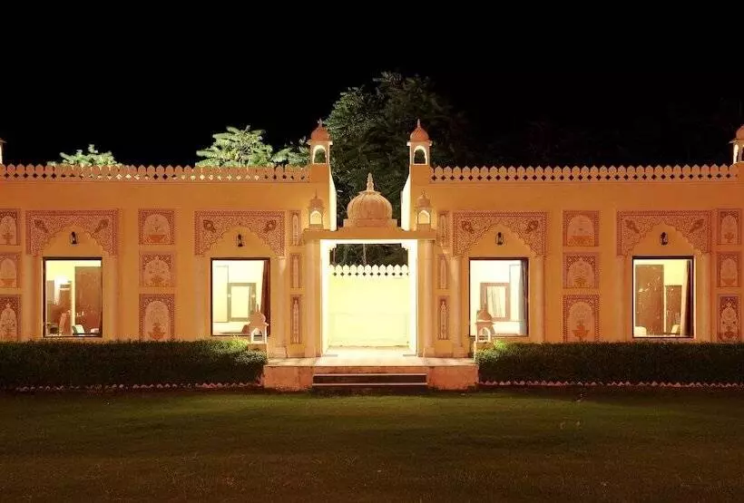 Hotelli The Rajwada Resort And Spa