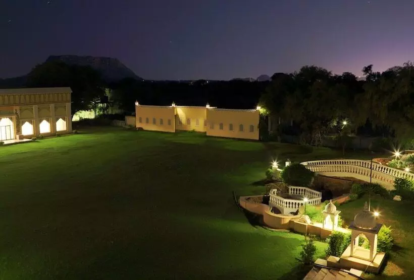 Hotelli The Rajwada Resort And Spa