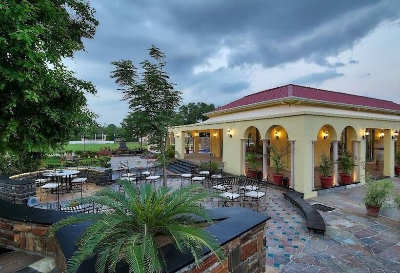 فندق The Rajwada Resort And Spa