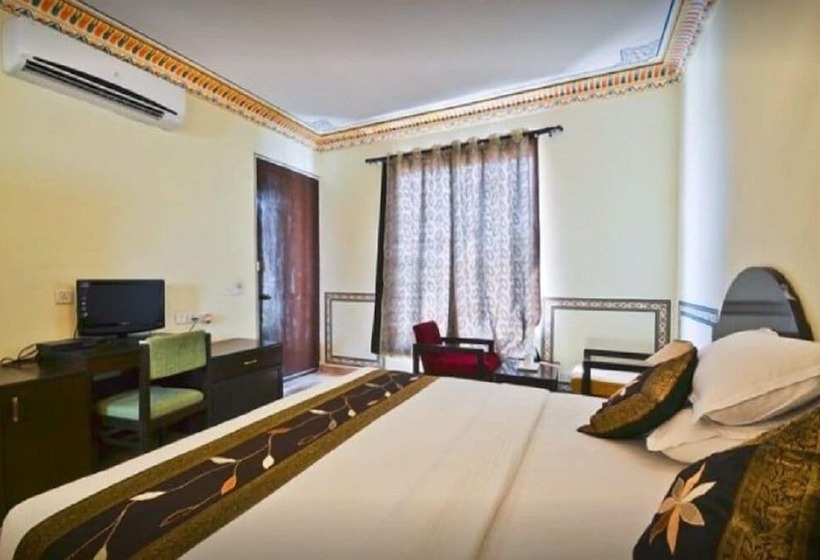 فندق The Rajwada Resort And Spa