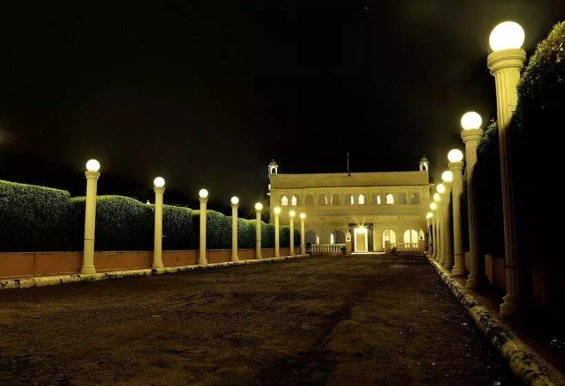 Hotelli The Rajwada Resort And Spa