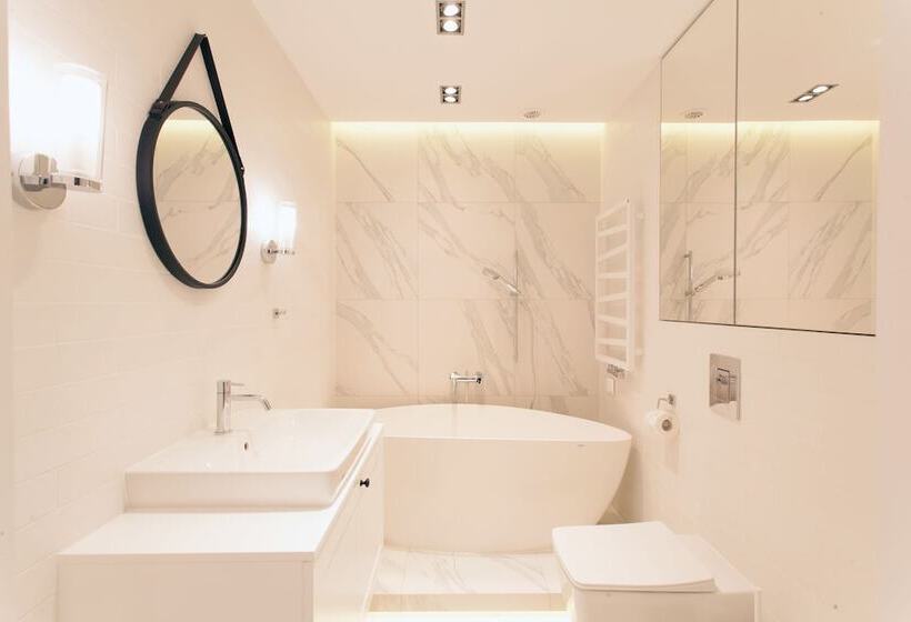 Mint Luxury Apartments At The Main Square