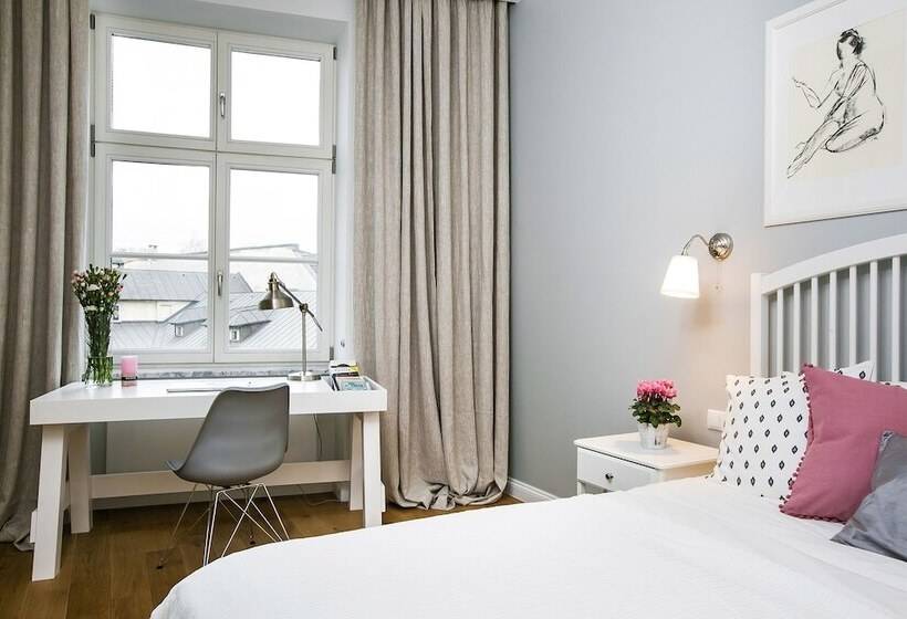 Mint Luxury Apartments At The Main Square