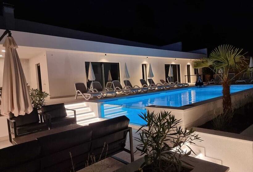 ペンション Villa Medak