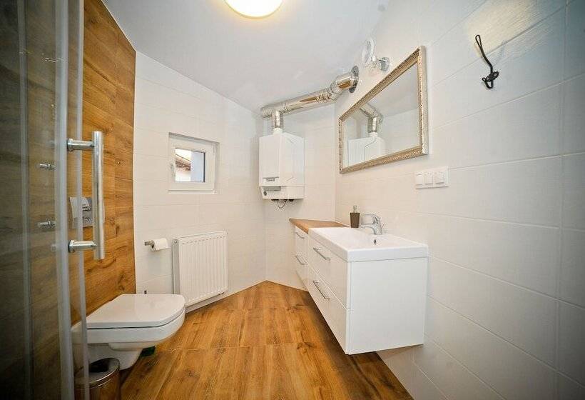 Sisters Lodge Hostel