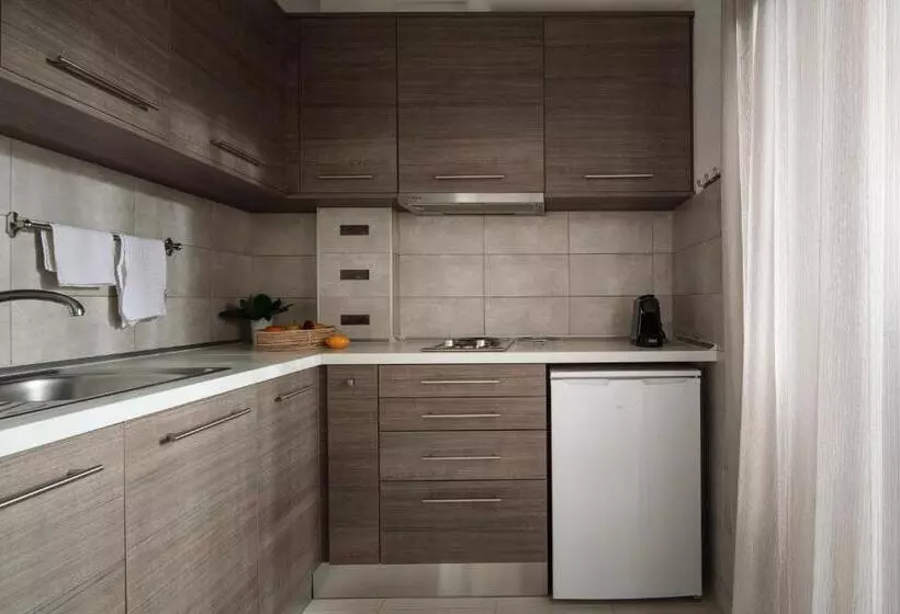 Tsamakdas House