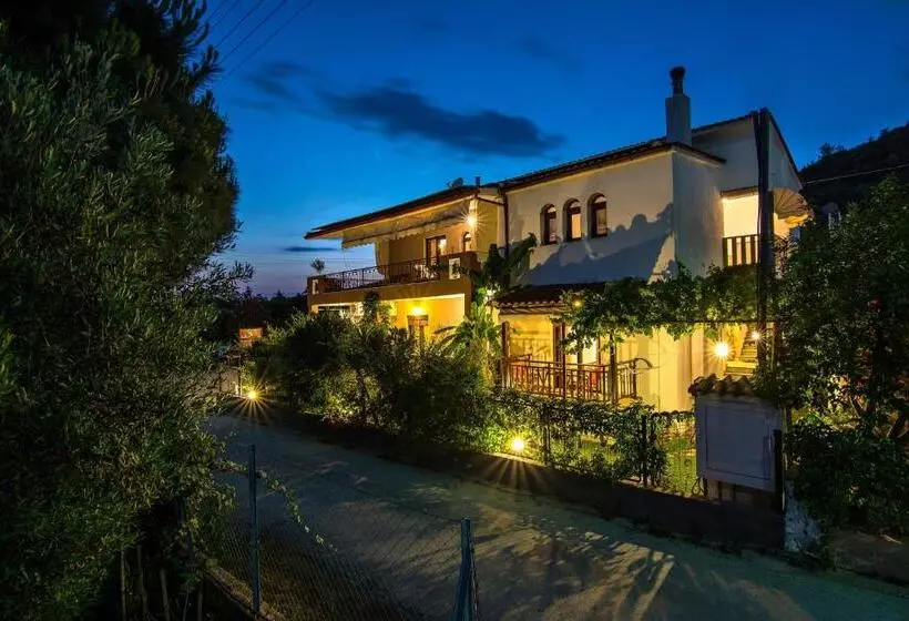 Tsamakdas House