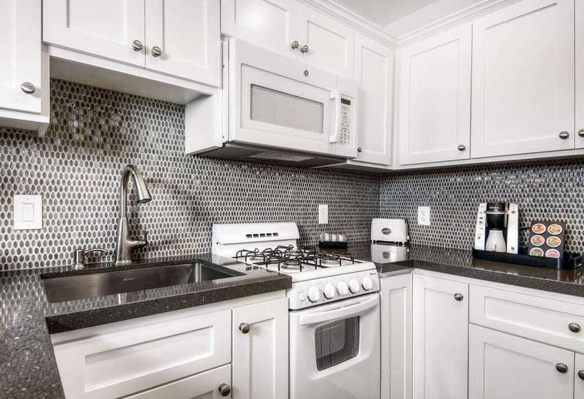 Aggie Inn, Ascend Hotel Collection