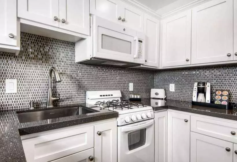 Aggie Inn, Ascend Hotel Collection