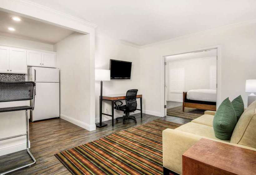 Aggie Inn, Ascend Hotel Collection