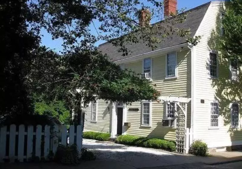 酒店 Admiral Farragut Inn