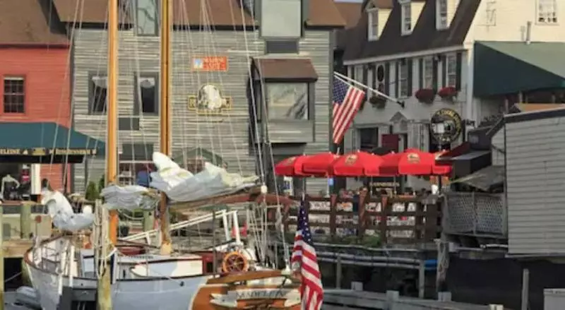 酒店 Admiral Farragut Inn