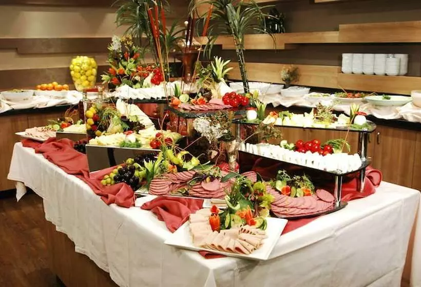 Carlton Hotel Old City