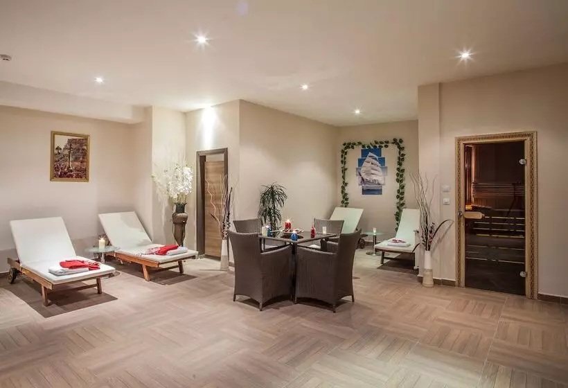 Carlton Hotel Old City