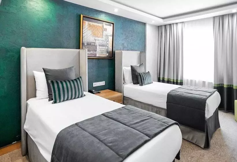 Carlton Hotel Old City