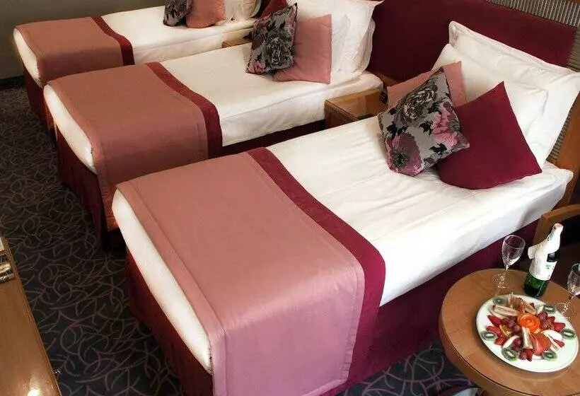 Carlton Hotel Old City