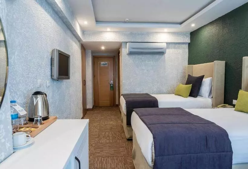 Carlton Hotel Old City