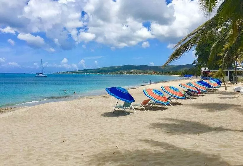 هتل Cottages By The Sea