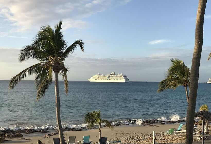 هتل Cottages By The Sea