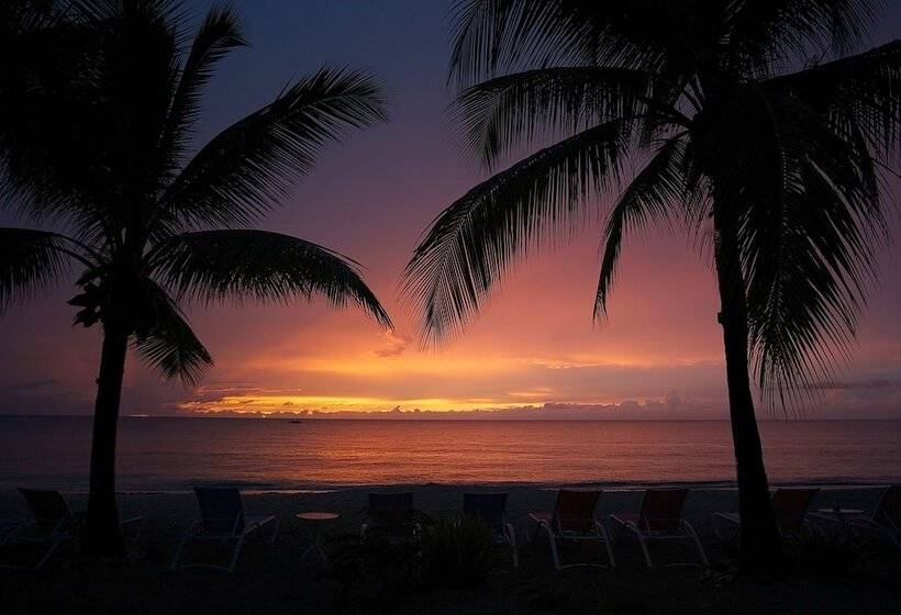 هتل Cottages By The Sea