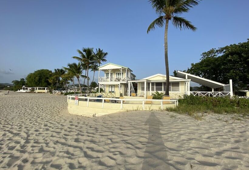 هتل Cottages By The Sea