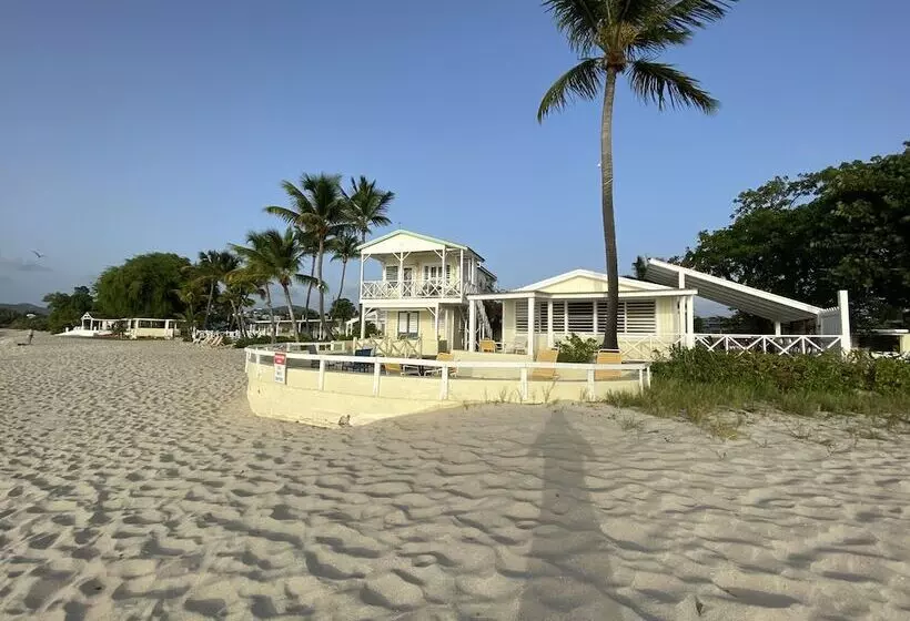 هتل Cottages By The Sea