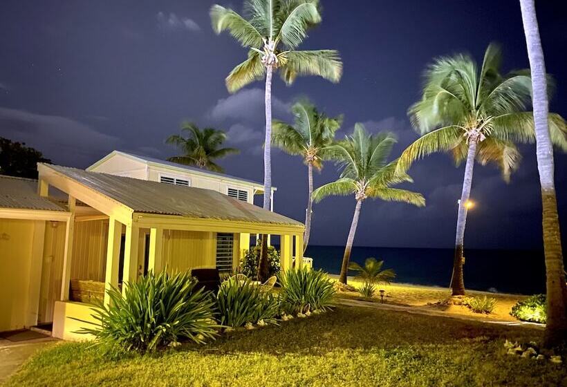 هتل Cottages By The Sea