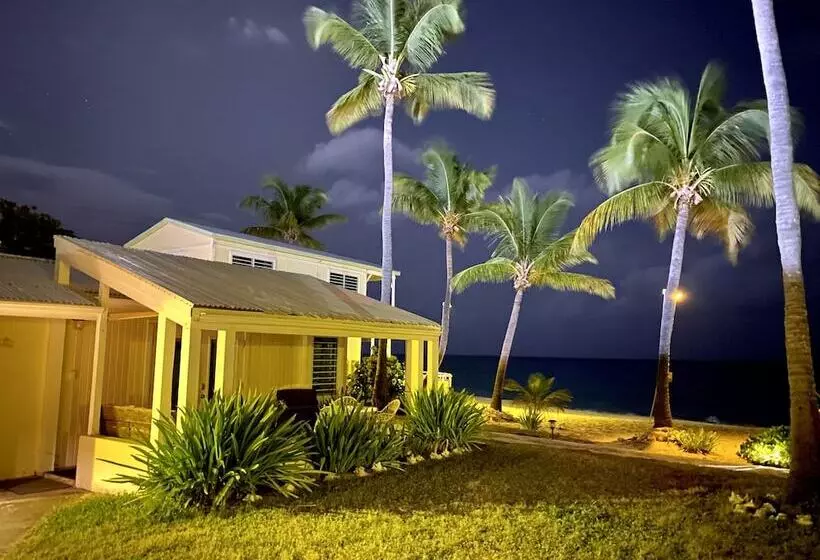 هتل Cottages By The Sea