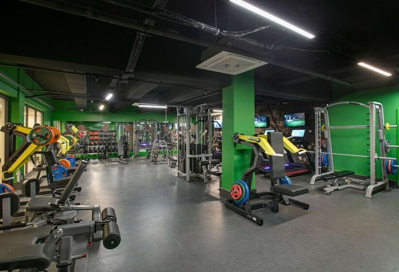 בית מלון כפרי Megasaray Resort Side