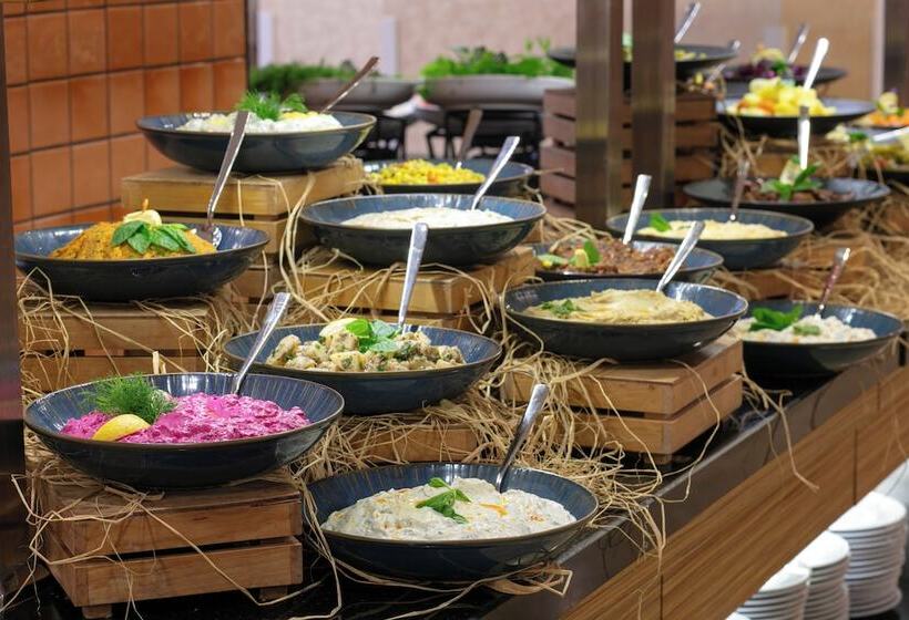 בית מלון כפרי Megasaray Resort Side