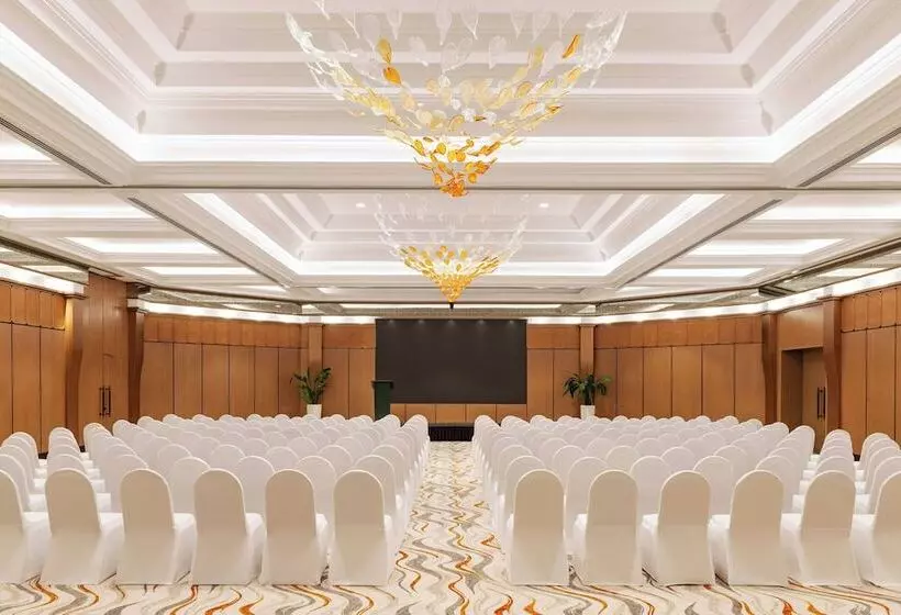 هتل Sheraton Jumeirah Beach Resort