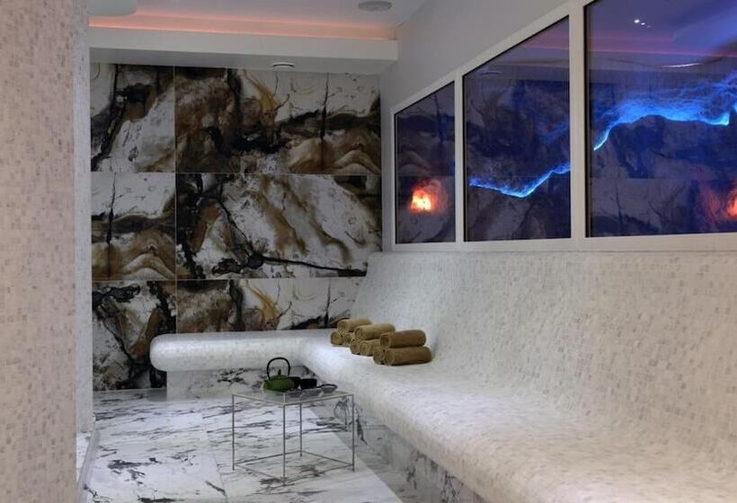 Hills Polyana Hotel & Spa