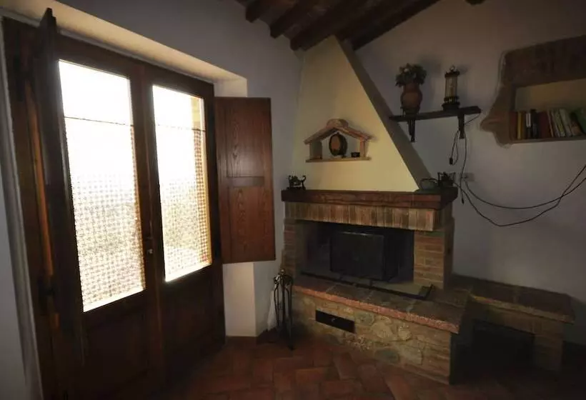 田舎風ホテル La Rocca Della Magione