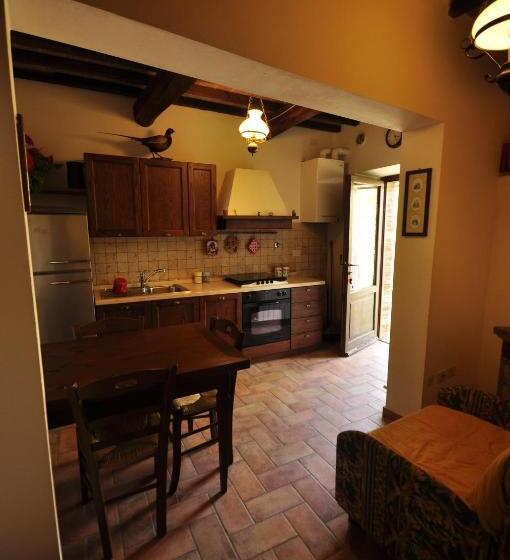 فندق ريفى La Rocca Della Magione